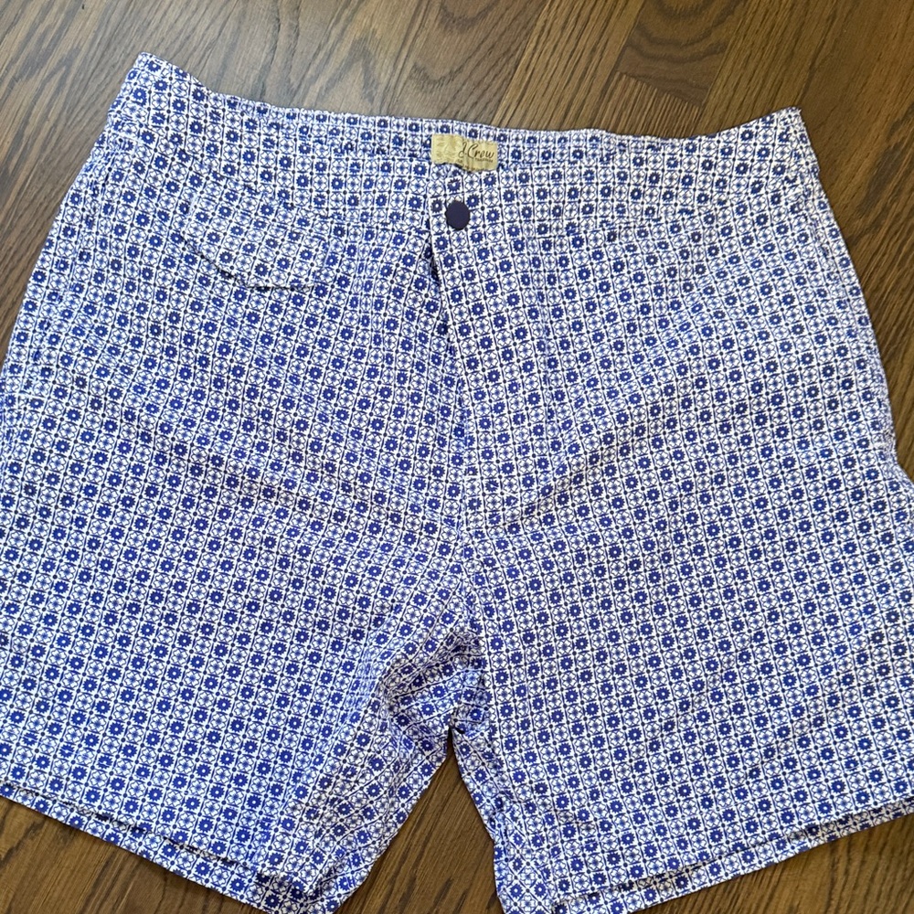 Jcrew men’s swim
Shorts sz 35